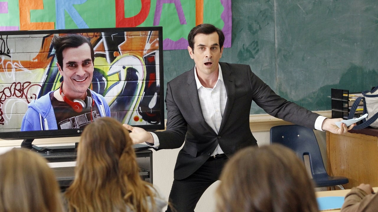 Modern Family - Season 4 Episode 21 : Career Day