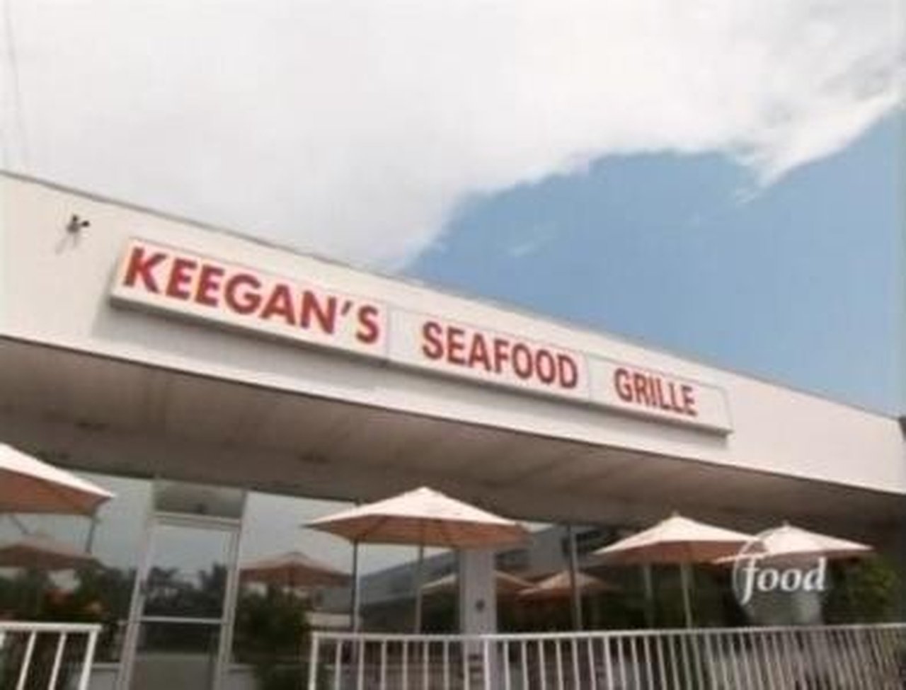 Diners, Drive-Ins and Dives - Season 2 Episode 3 : Seaside Eats