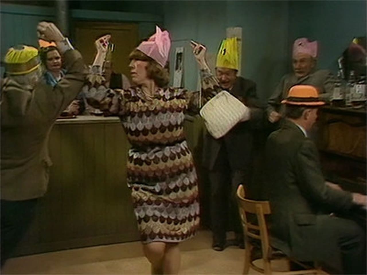 Last of the Summer Wine - Season 2 Episode 2 : Who's That Dancing With Nora Batty Then?