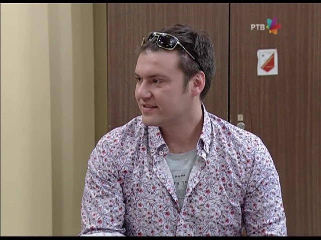 Državni posao - Season 4 Episode 141 : 732 Uniforme