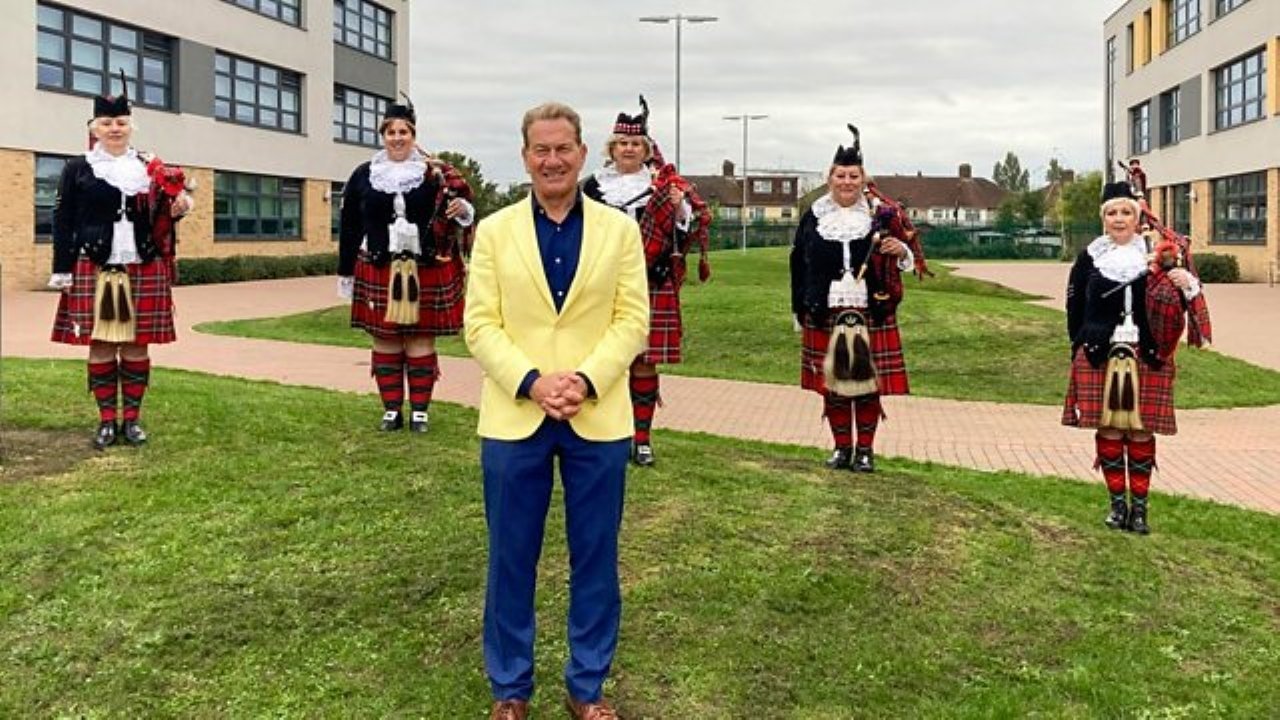 Great British Railway Journeys - Season 13 Episode 9 : Dagenham to Battersea