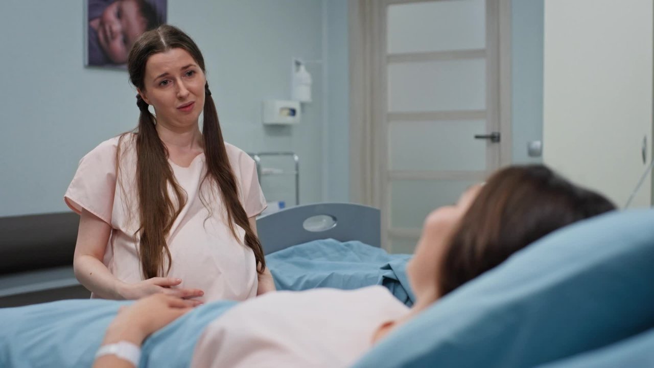 Female Doctor. New Life - Season 2 Episode 25 : Episode 25