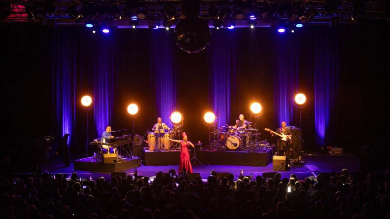 Angélique Kidjo : 40 ans de carrière still 4