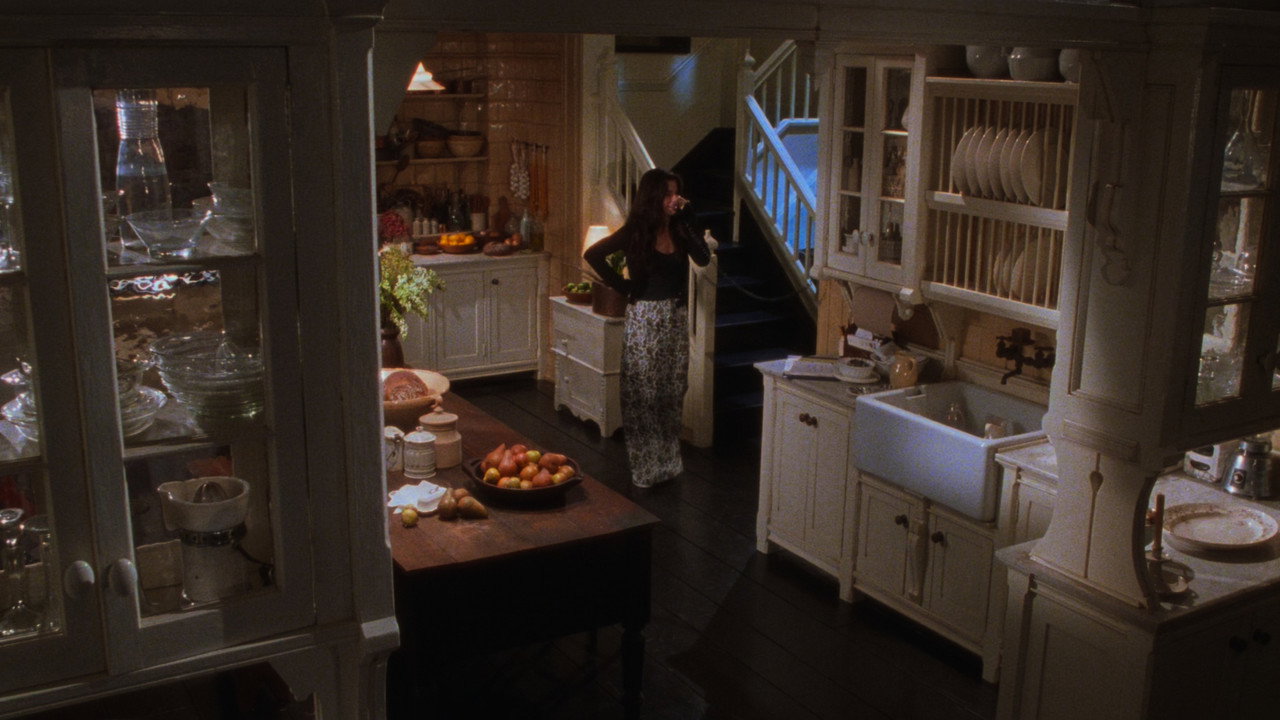 Practical Magic background 117