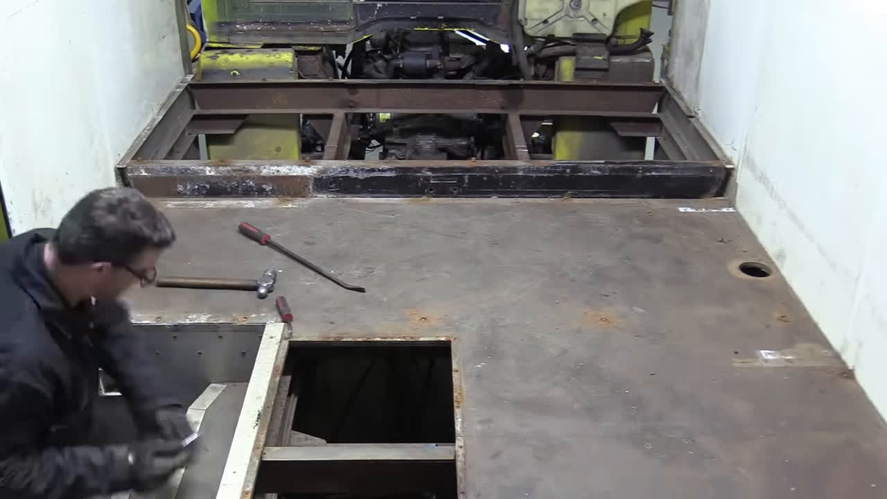 Bad Obsession Motorsport - Project Binky - Season 0 Episode 19 : The Escargot - RV/Camper Car Transporter Conversion - Part 5