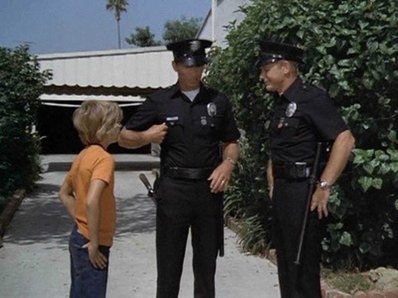 Adam-12 - Season 3 Episode 4 : Log 045: Bright Boy