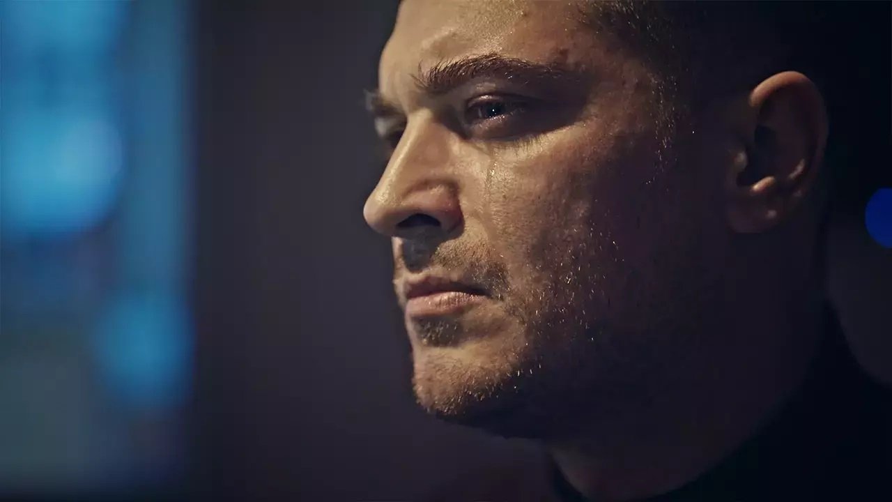 الغدار مترجم