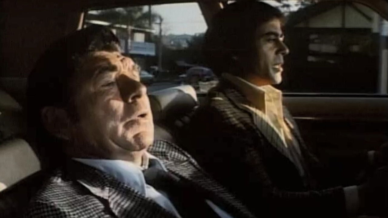 Police Story - Season 3 Episode 19 : The Long Ball