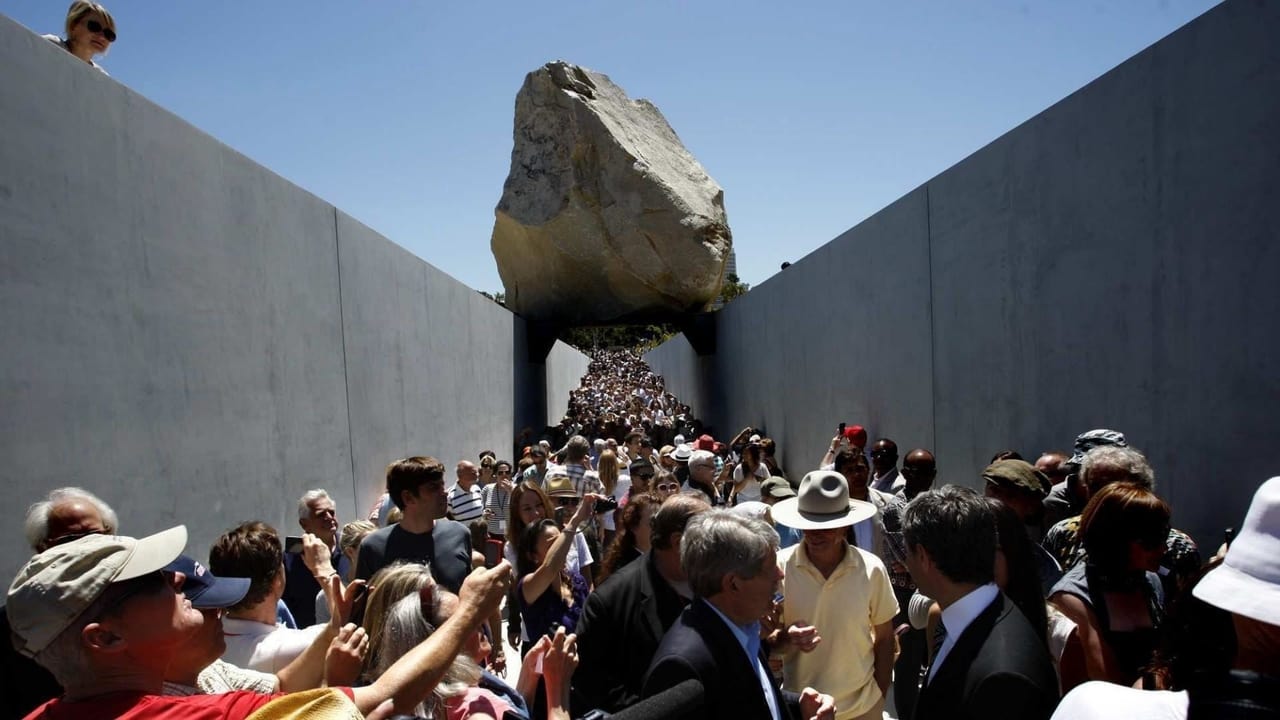 Scen från Levitated Mass