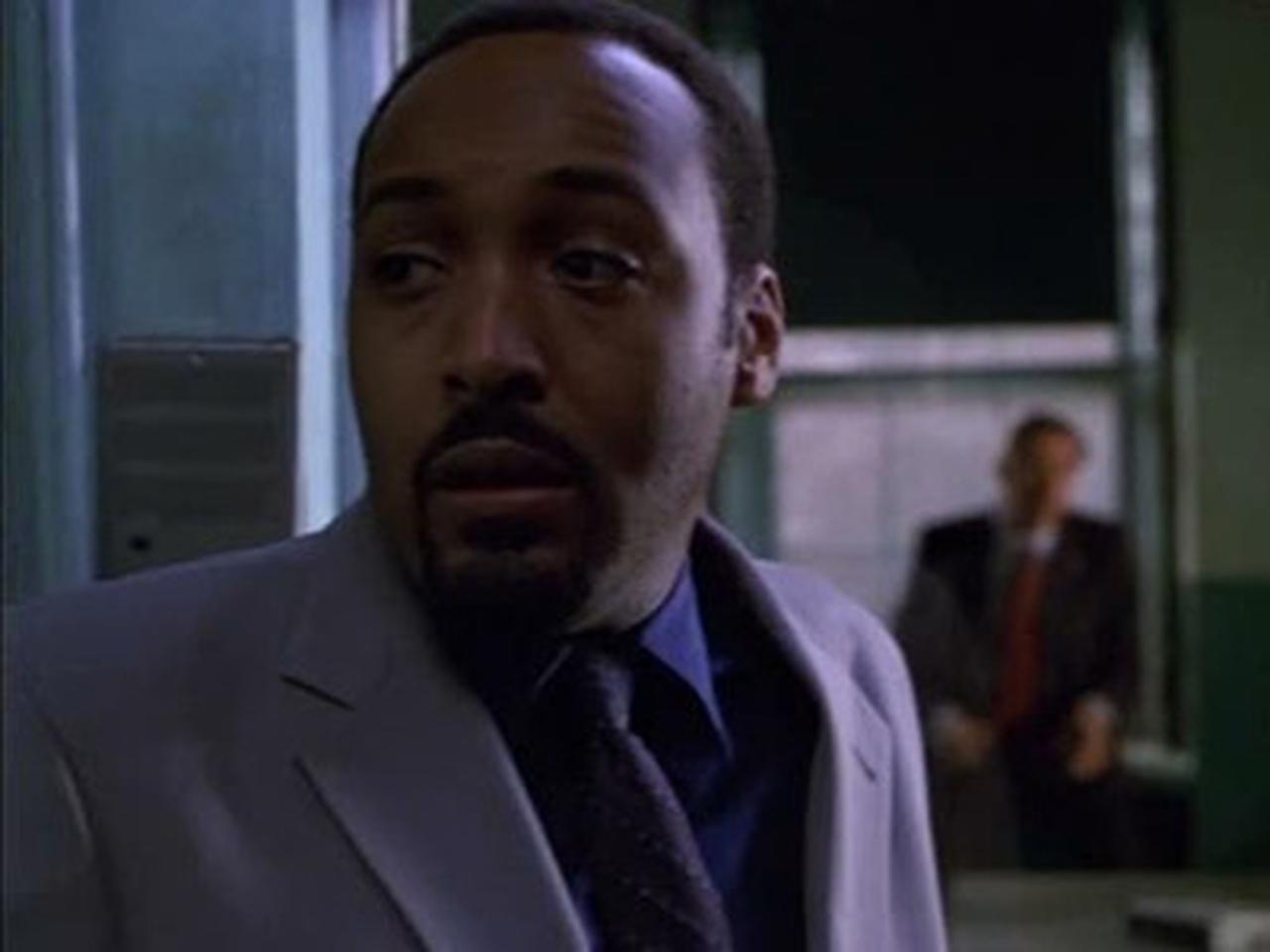 Law & Order - Season 11 Episode 14 : A Losing Season