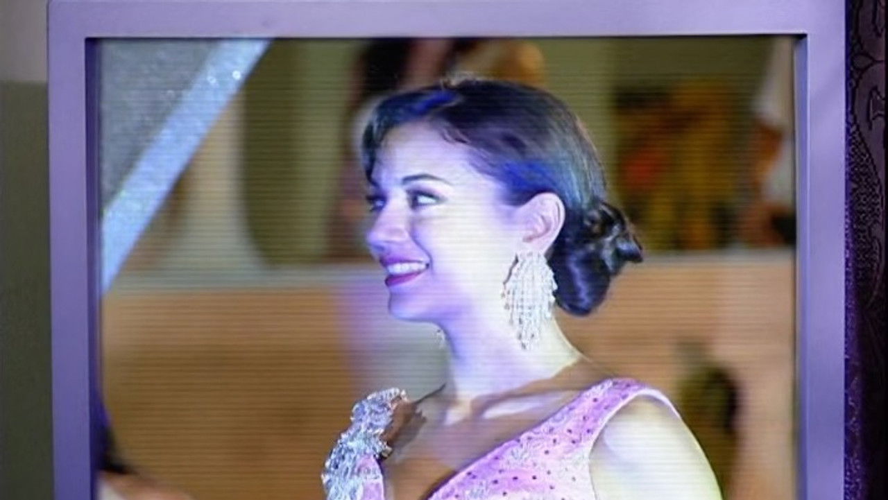 Sin tetas no hay paraíso backdrop