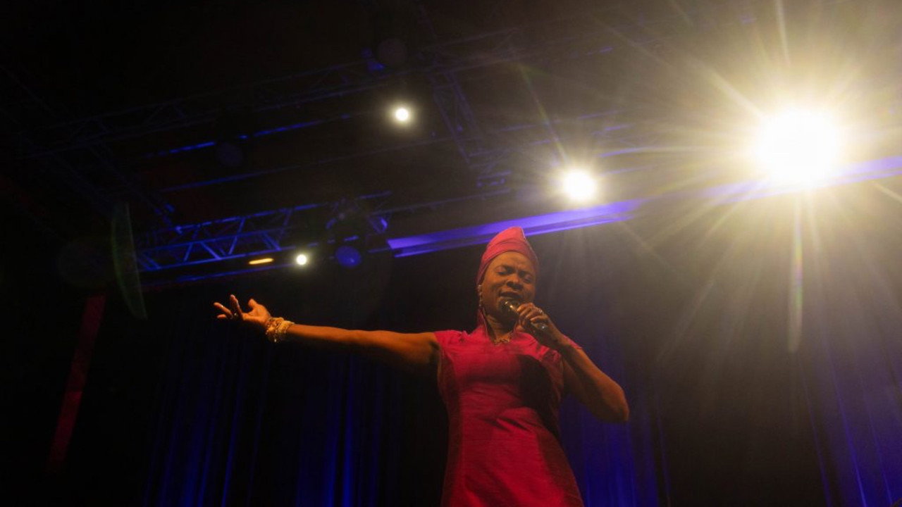 Angélique Kidjo : 40 ans de carrière still 5