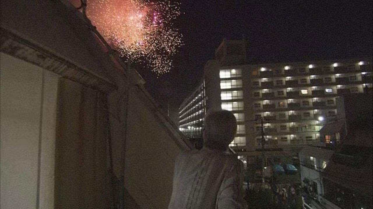 Document 72 Hours - Season 1 Episode 1 : Tokyo Jingu Gaien Fireworks Festival for One Million People