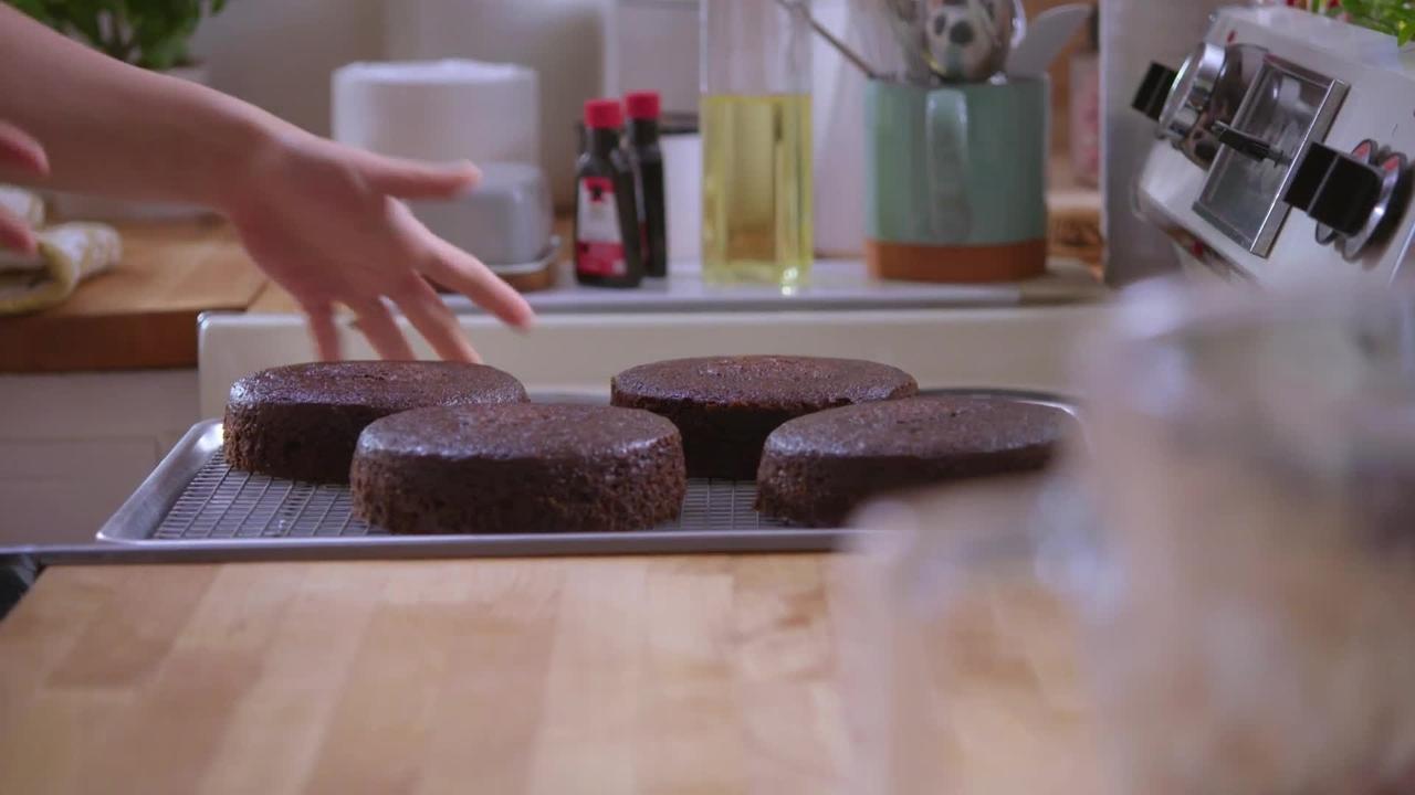 Girl Meets Farm - Season 7 Episode 6 : Iron Anniversary
