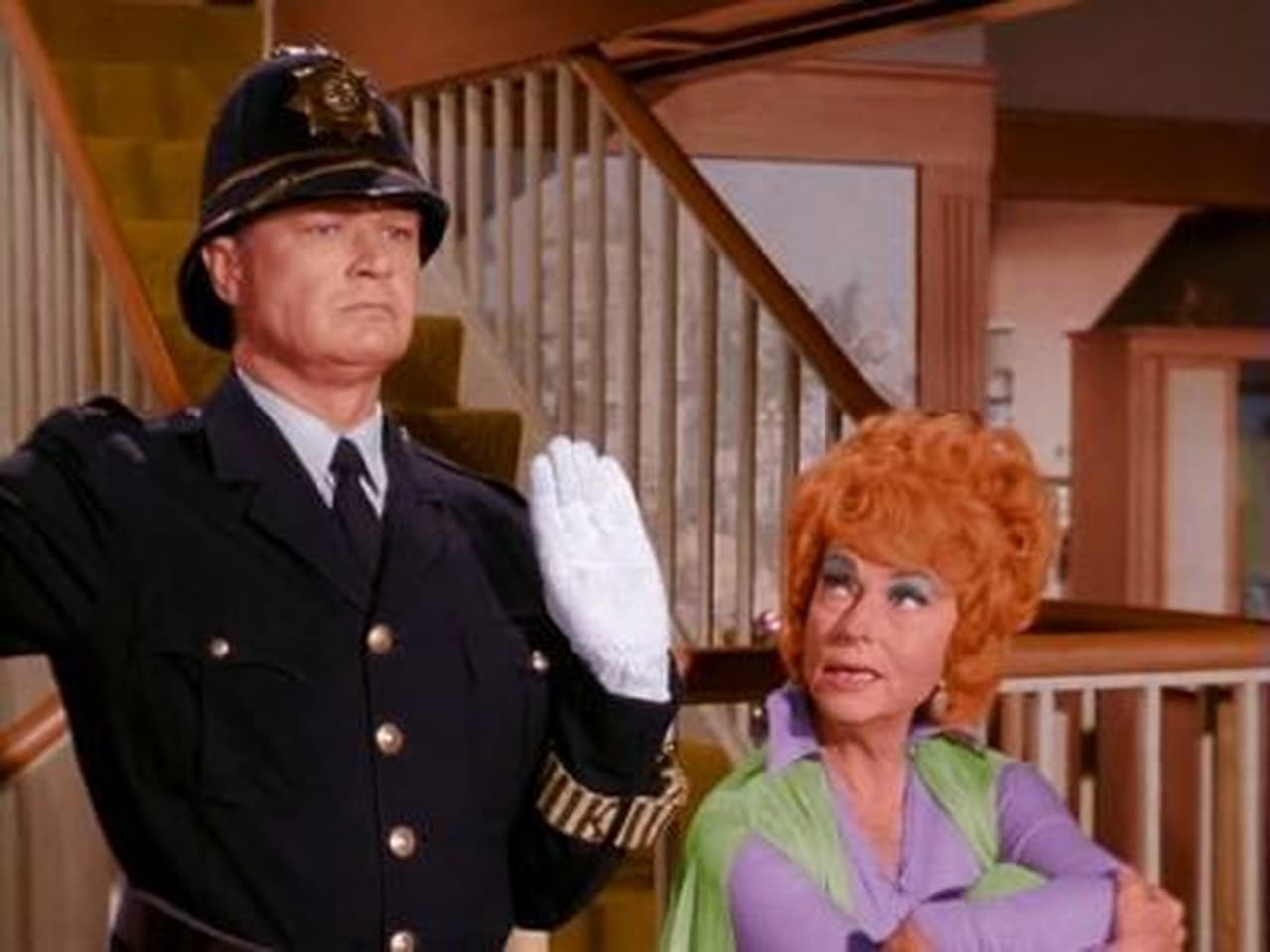 Bewitched - Season 1 Episode 23 : Red Light, Green Light