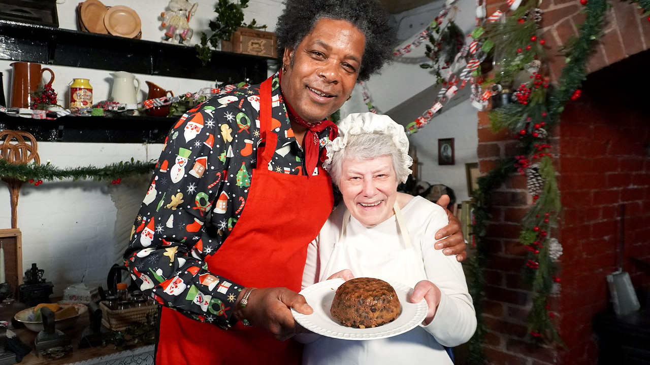 Bargain Hunt - Season 73 Episode 5 : Christmas Special - Newark 23