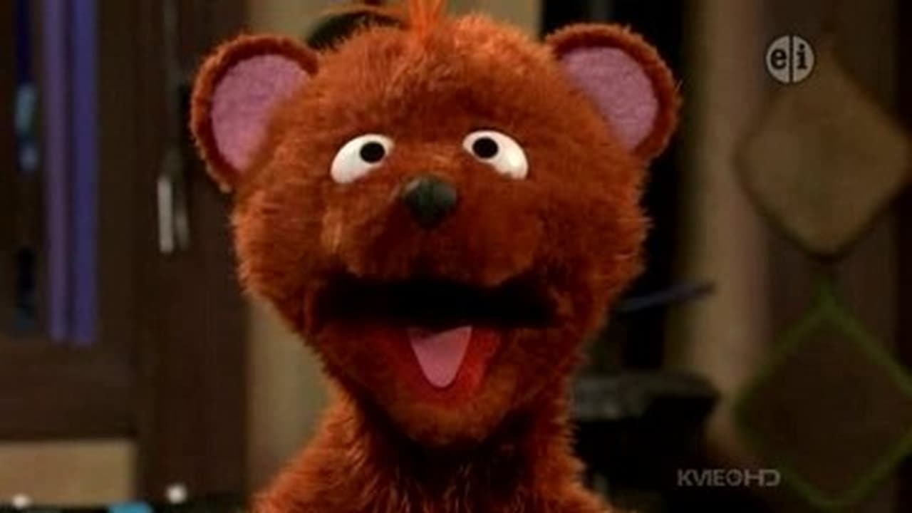 Sesame Street - Season 39 Episode 26 : Baby Bear's New Baby Sitter