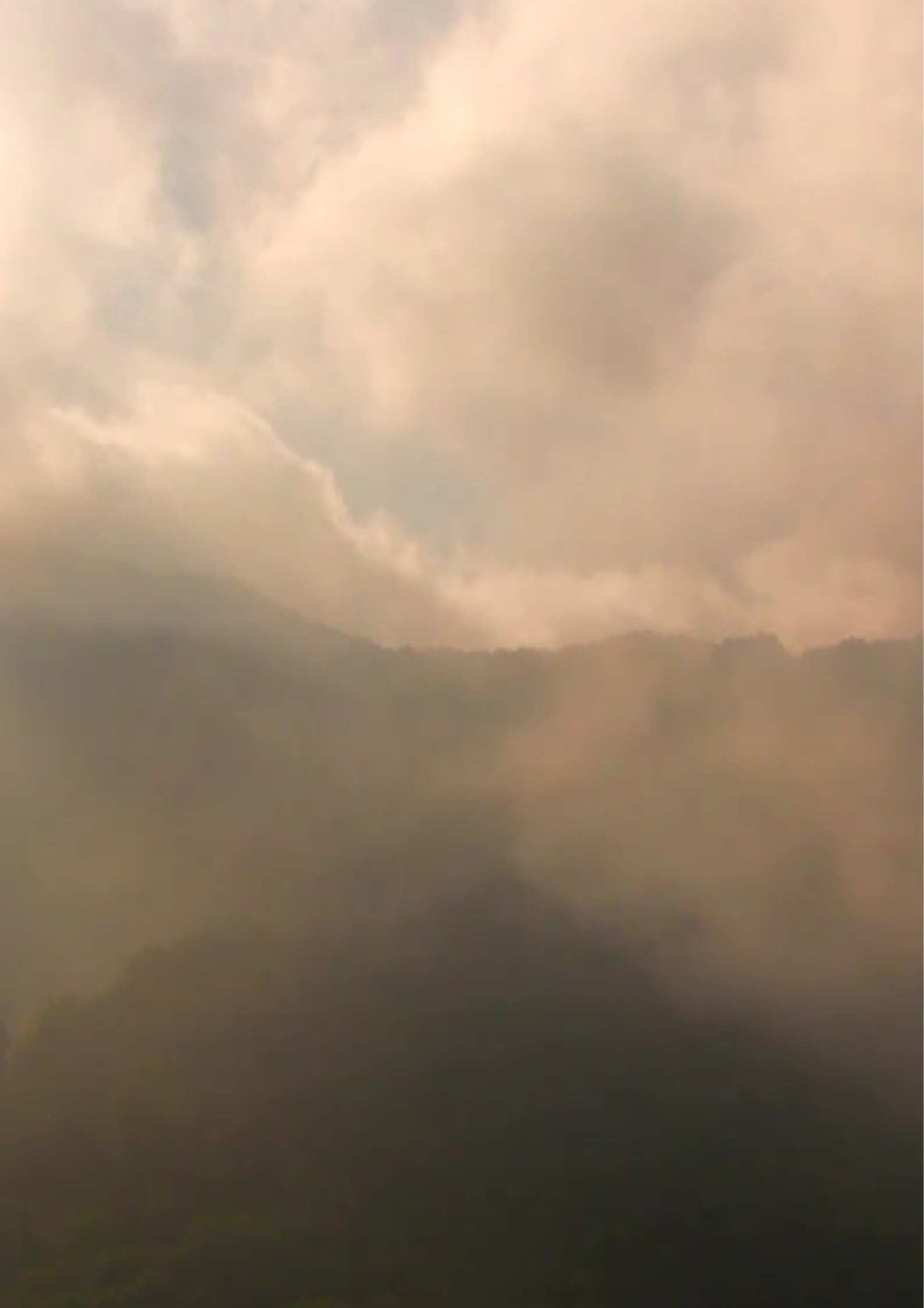مشاهدة فيلم Une petite heure dans les nuages, 2008 مترجم بدون اعلانات - بوستر