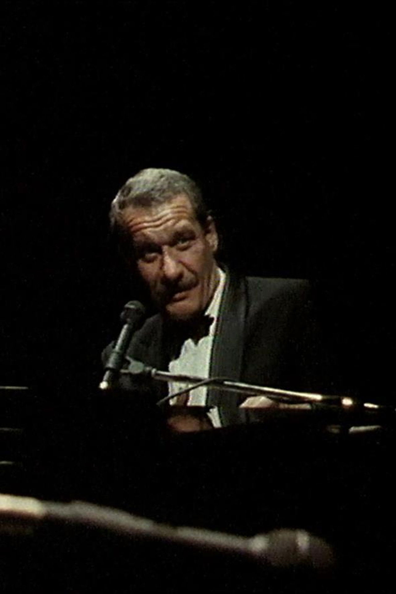 Wenn ich dieses Leben nicht hätte, würde ich sterben: Paolo Conte Backdrop