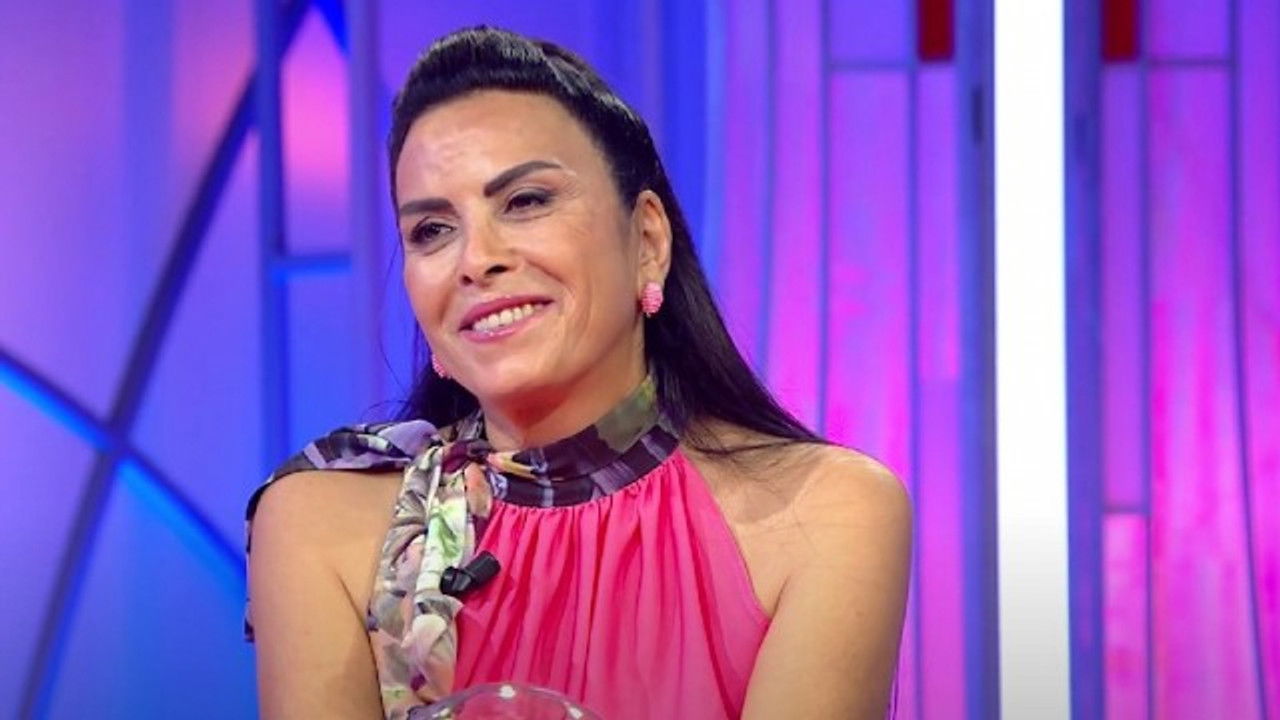 Ceyda Düvenci ile Bambaşka Sohbetler — Épisode 9