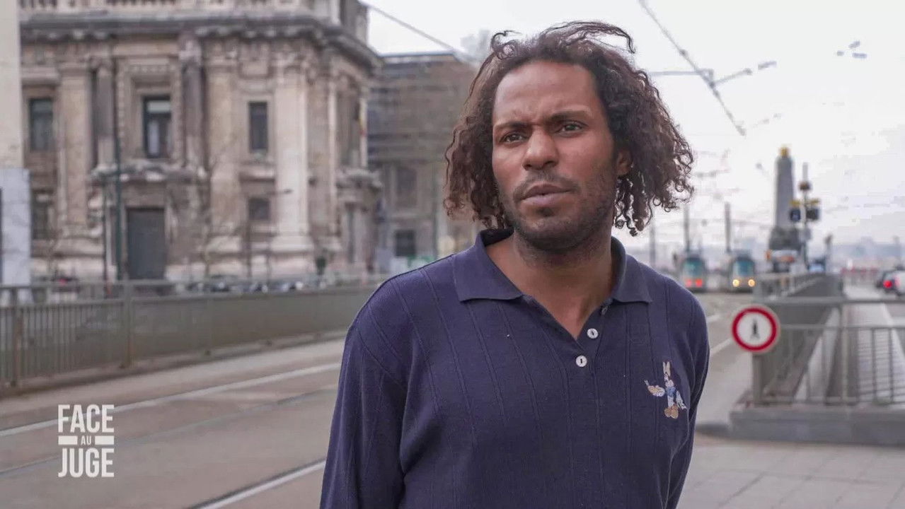 Face au juge — Il frappe une étudiante