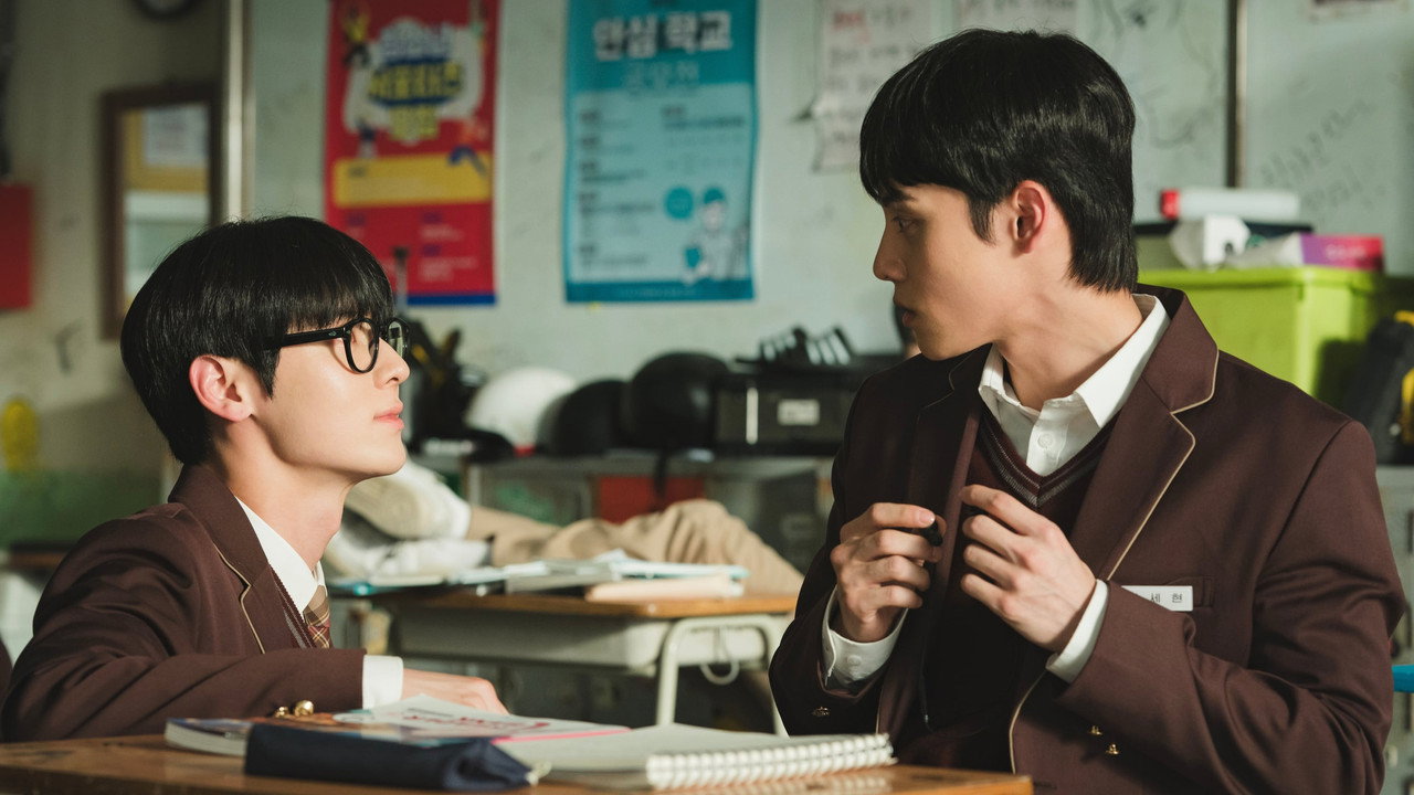 Nghịch Lý Của Tri Thức Và Bạo Lực: Giải Mã 'Đầu Gấu Học Nhóm' Dưới Lăng Kính Xã Hội Học cinematic still