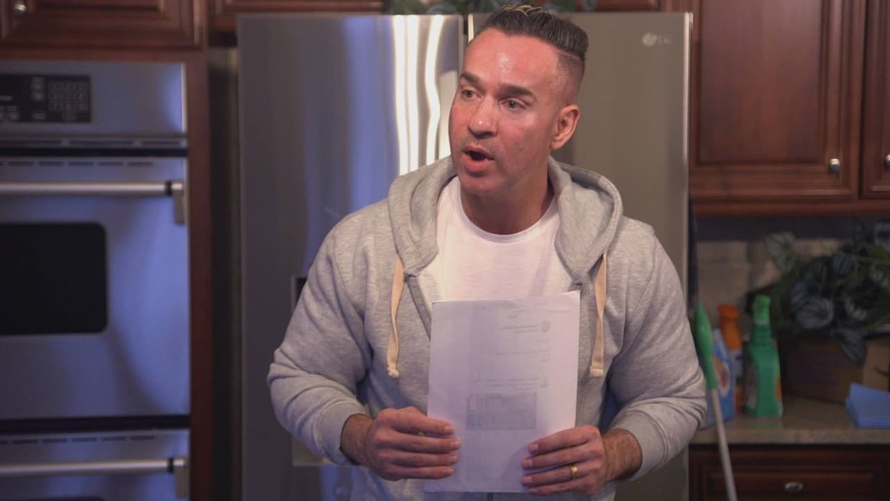 Jersey Shore: Family Vacation - Season 5 Episode 19 : Mike Vs. The World