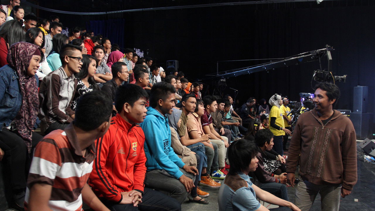 Historia prapa audiencës backdrop