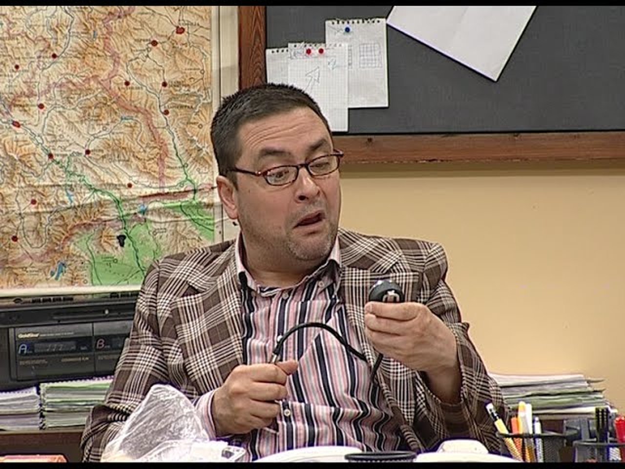Government Job - Season 3 Episode 56 : 457 Svinjarije