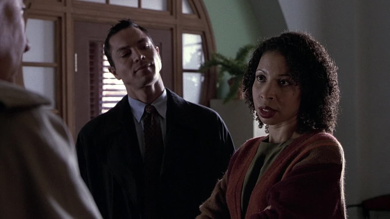 Law & Order - Season 7 Episode 9 : Entrapment