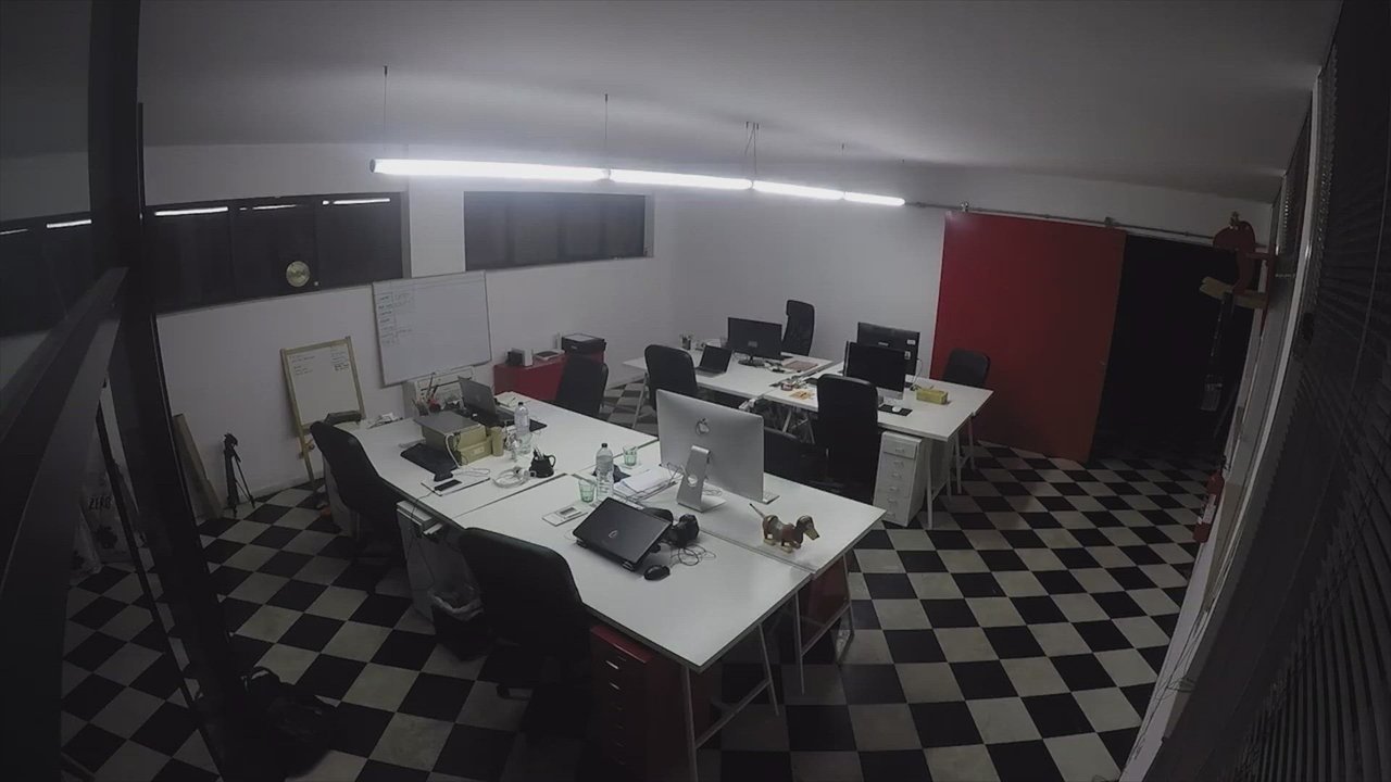 The Proof Is Out There - Season 5 Episode 8 : McMinnville UFO Photos, Paranormal Office, and Australian River Beast