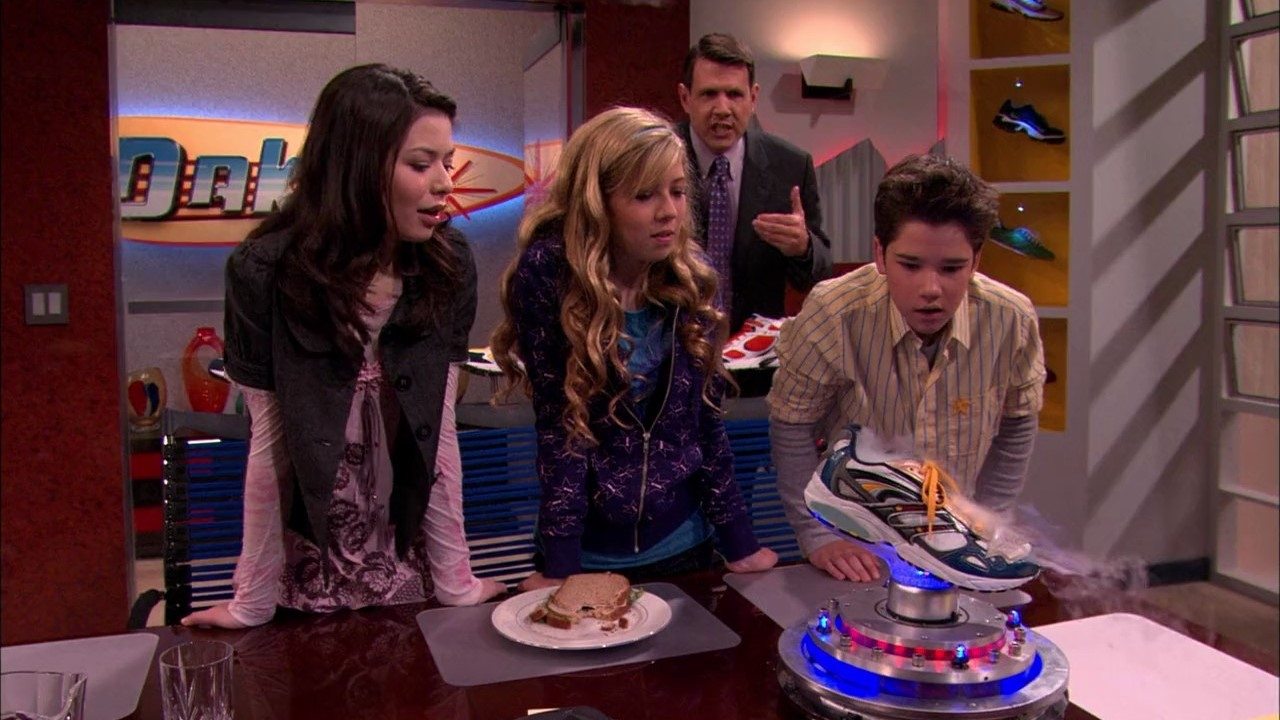 iCarly - Season 2: Season 1 - Episode 19: iPromote Techfoots.