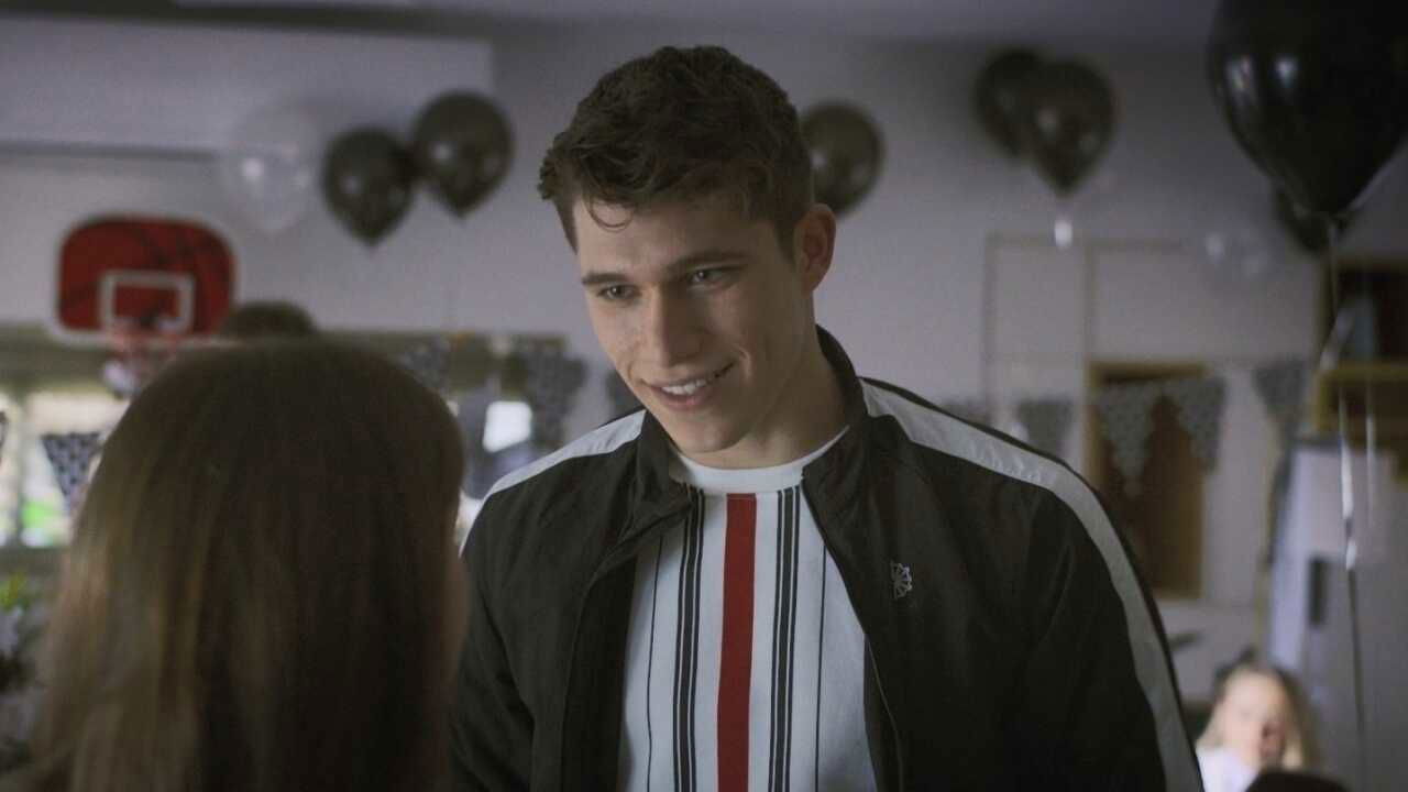 בת השוטר — Épisode 6