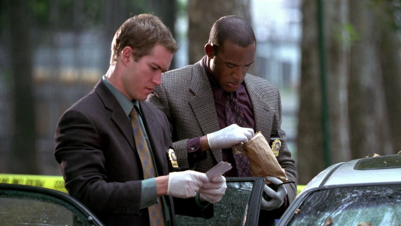 NYPD Blue - Season 9 Episode 4 : Hit the Road, Clark