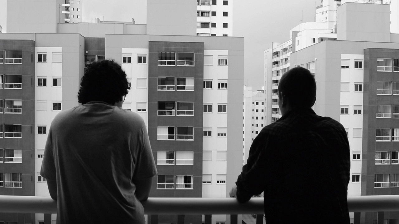 Lulet e Thyerura backdrop