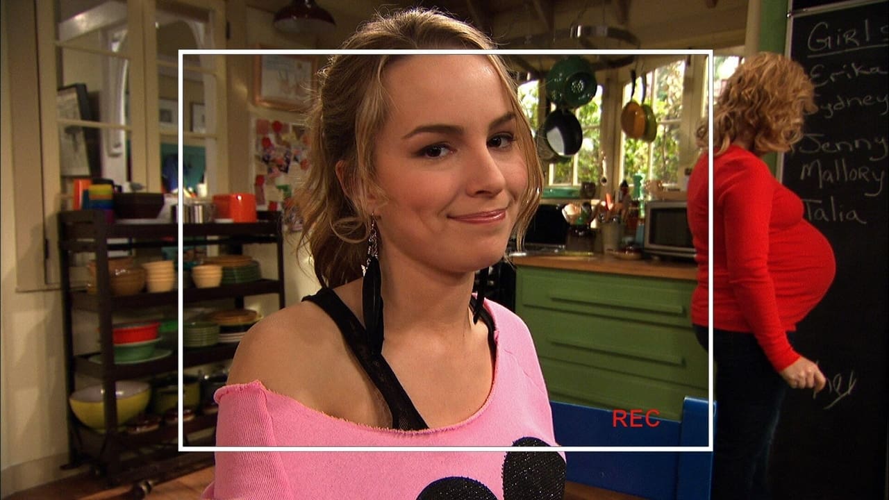 Good Luck Charlie - Season 3 Episode 6 : Name That Baby