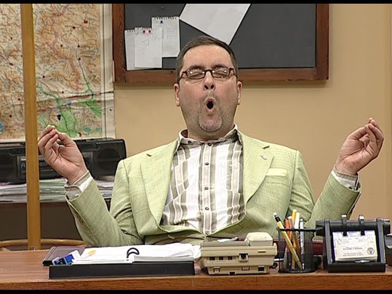 Government Job - Season 3 Episode 57 : 458 Feng šui