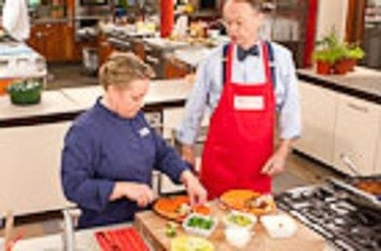 America's Test Kitchen - Season 11 Episode 3 : Tostadas and Empanadas