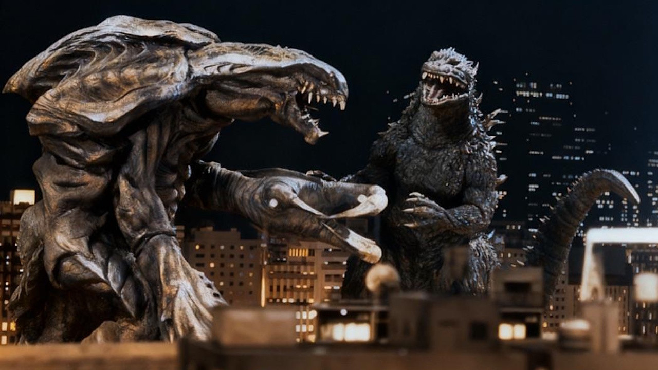 Godzilla 2000: Millennium background 42