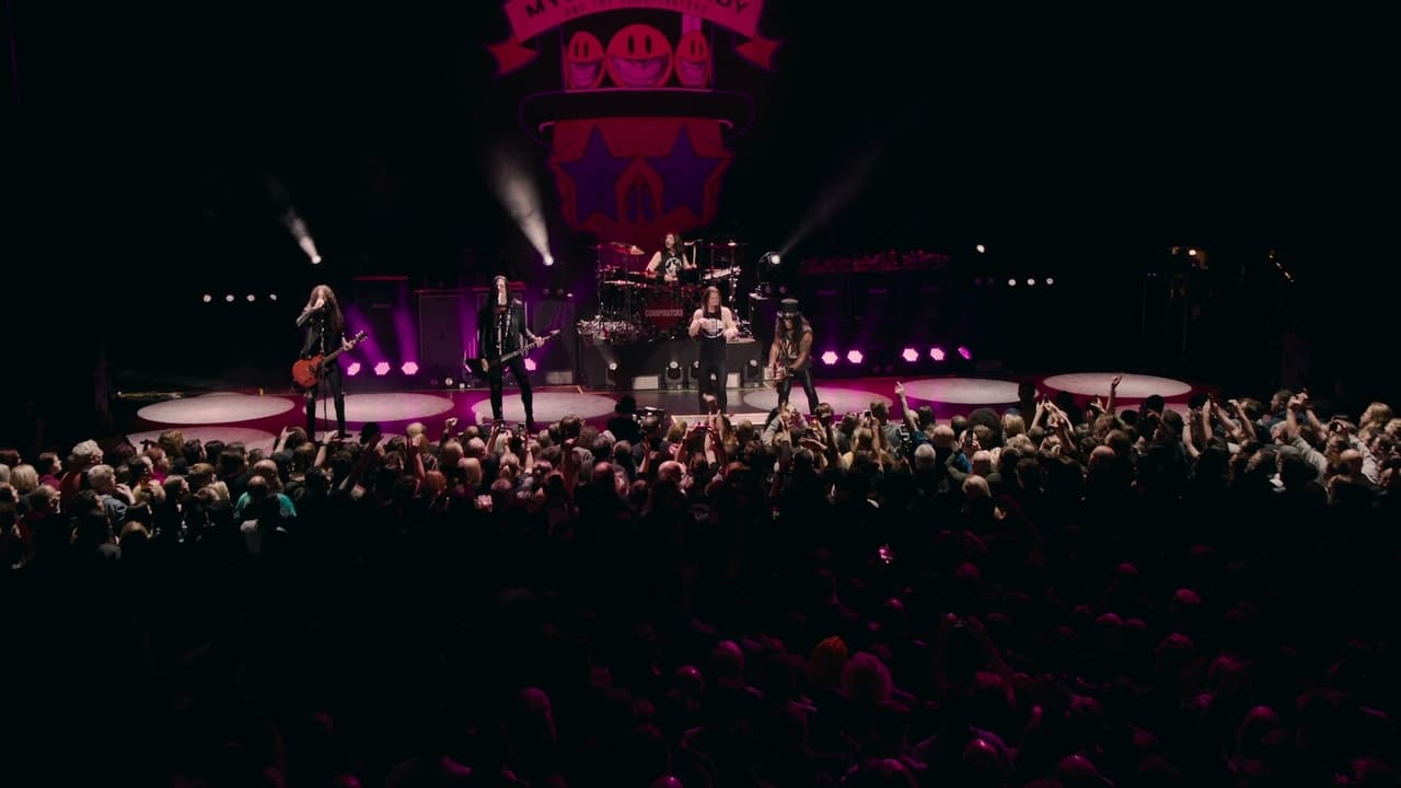 Slash featuring Myles Kennedy & The Conspirators - Living The Dream Tour background
