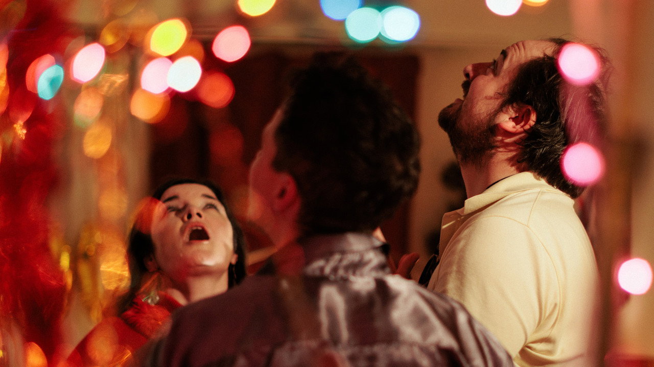 Momo 3000 backdrop image