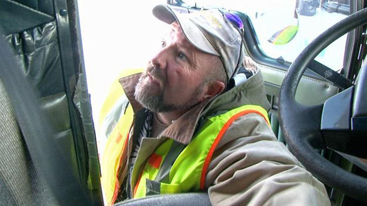 Ice Road Truckers - Season 5 Episode 5 : Under the Hammer