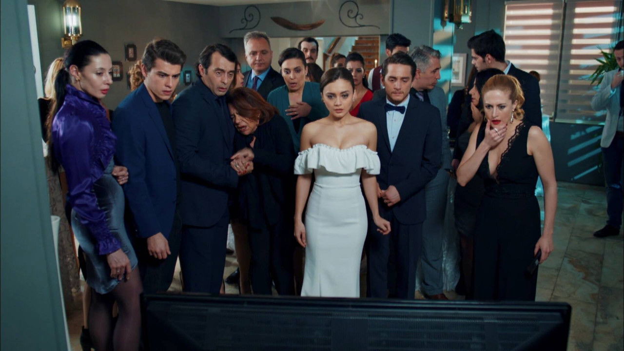 Güllerin Savaşı — Épisode 30