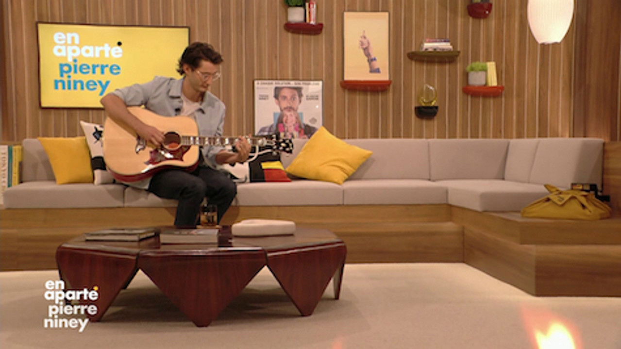 En aparté — Pierre Niney