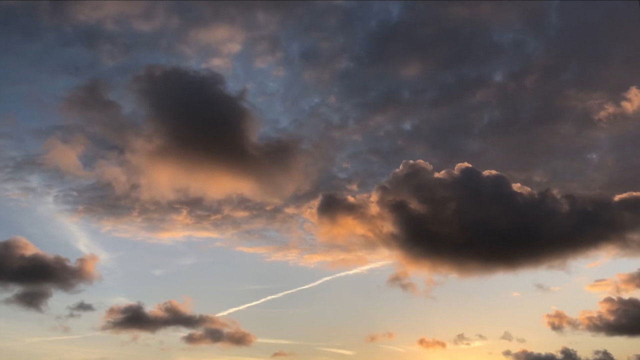 Njëzet Qiellë backdrop