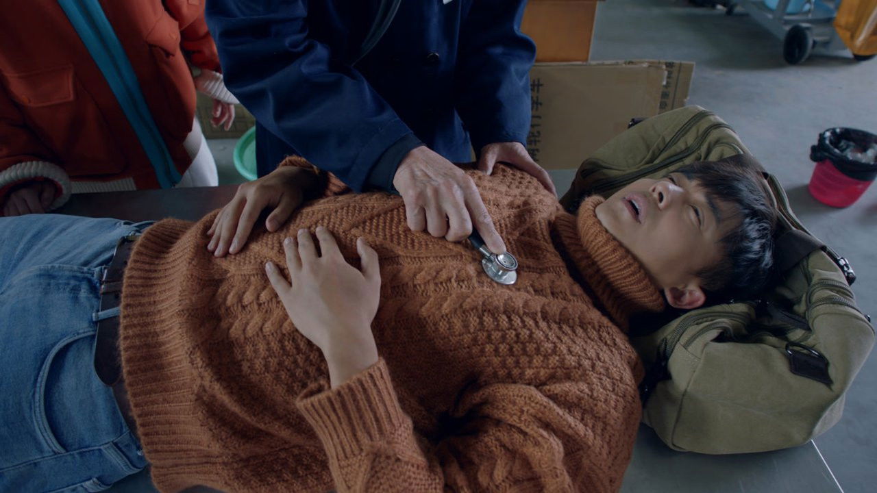 爱情公寓 — Épisode 18