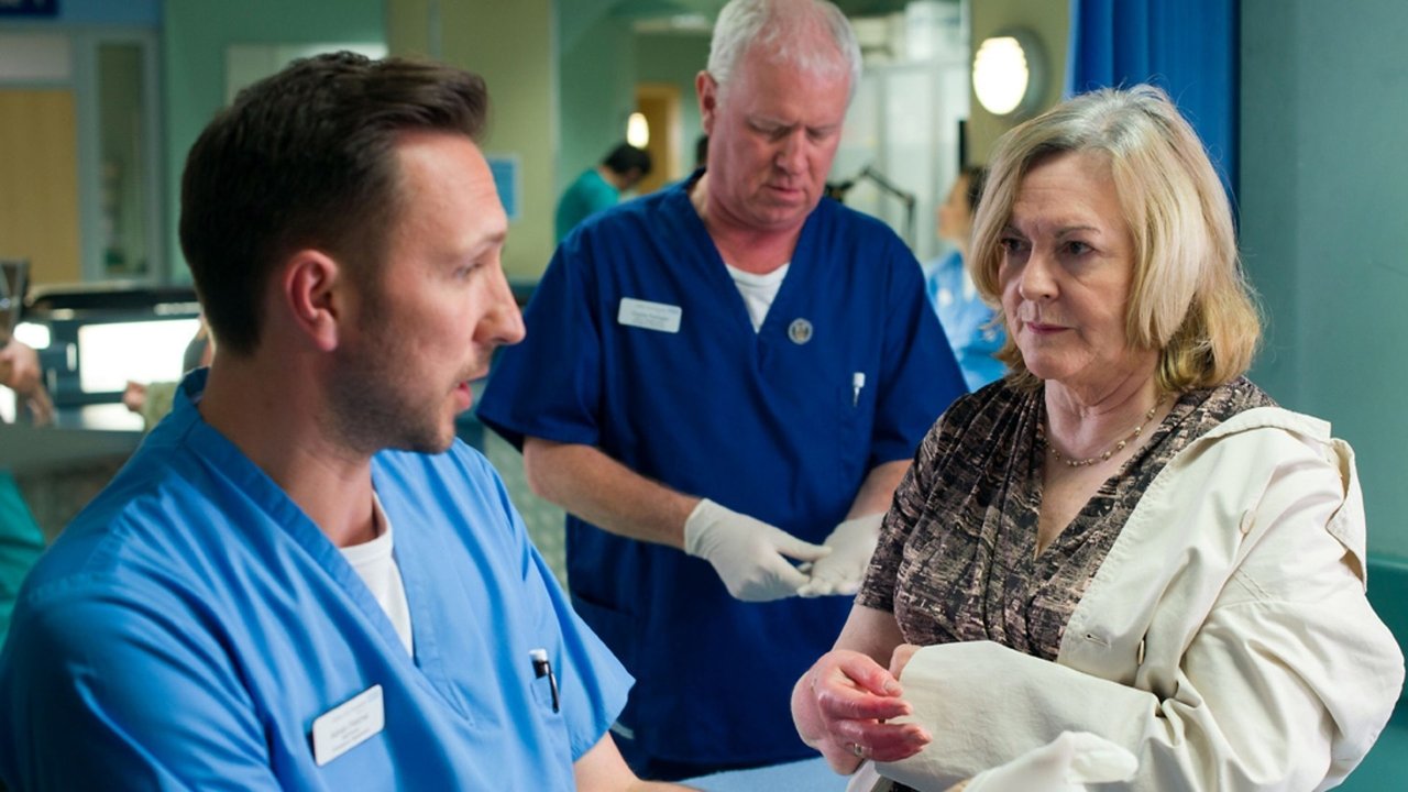 Casualty - Season 28 Episode 10 : The Memory of Water