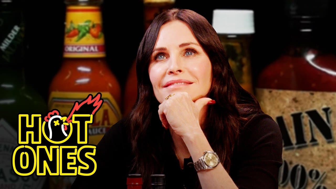 Hot Ones - Season 17 Episode 8 : Courteney Cox Becomes Friends With Spicy Wings