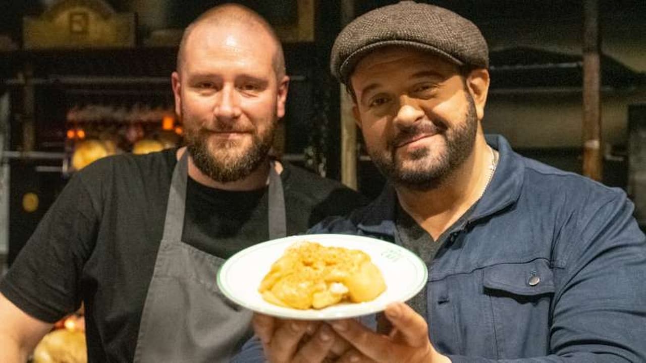 Adam Richman Eats Britain - Season 1 Episode 1 : Yorkshire Pudding