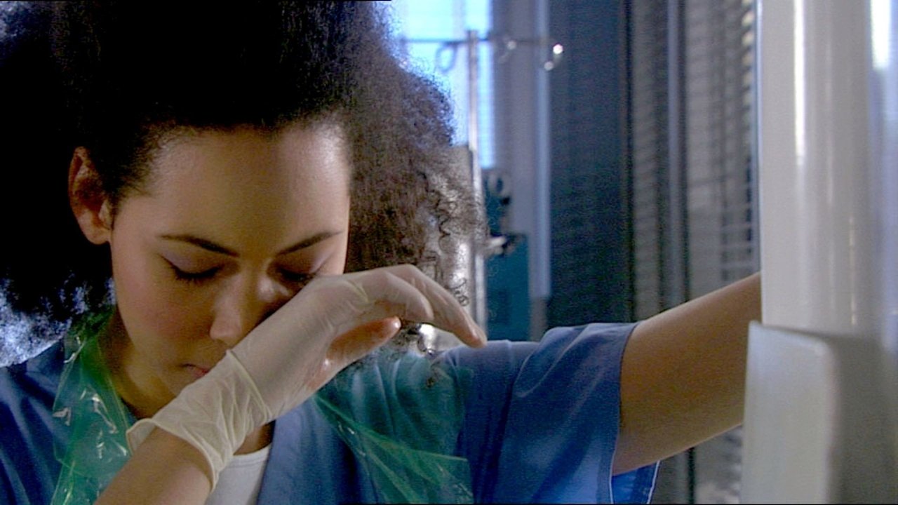 Casualty - Season 26 Episode 8 : Charlie's Angels